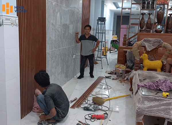 tấm ốp lam sóng hobiwood thi công nhanh chóng dễ dàng
